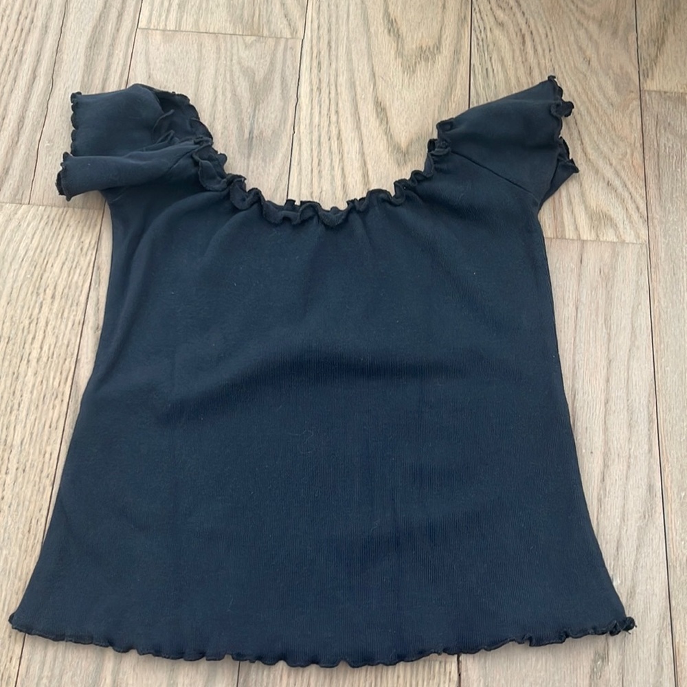 Off the shoulder cropped tee